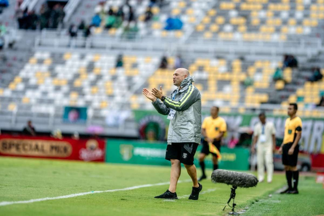 Pelatih Persebaya Bernardo Tavares
