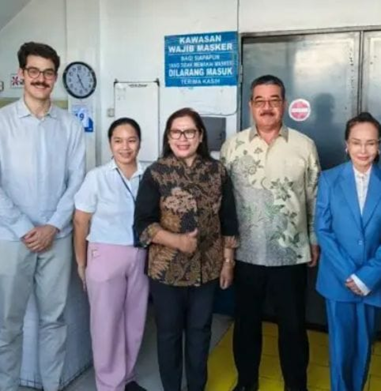 Duta Besar (Dubes) Indonesia yang berkuasa penuh untuk Portugal, Susi Marleny Bachsin berkunjung ke Kota Ambon Provinsi Maluku, pada Kamis (19/2).