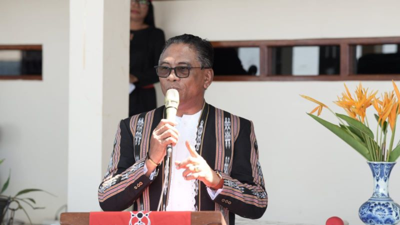 Herry Men juga menilai bahwa keberanian Gubernur Maluku merangkul seluruh potensi birokrasi tanpa melihat latar belakang politik merupakan pesan kuat bagi seluruh aparatur sipil negara (ASN).