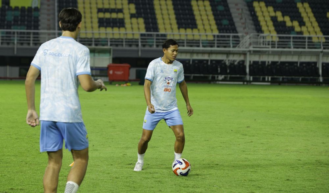 gelandang PERSIB Bandung, Adam Alis Setyano