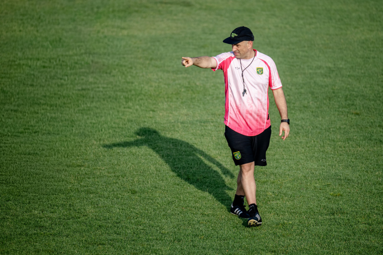 pelatih Bernardo Tavares