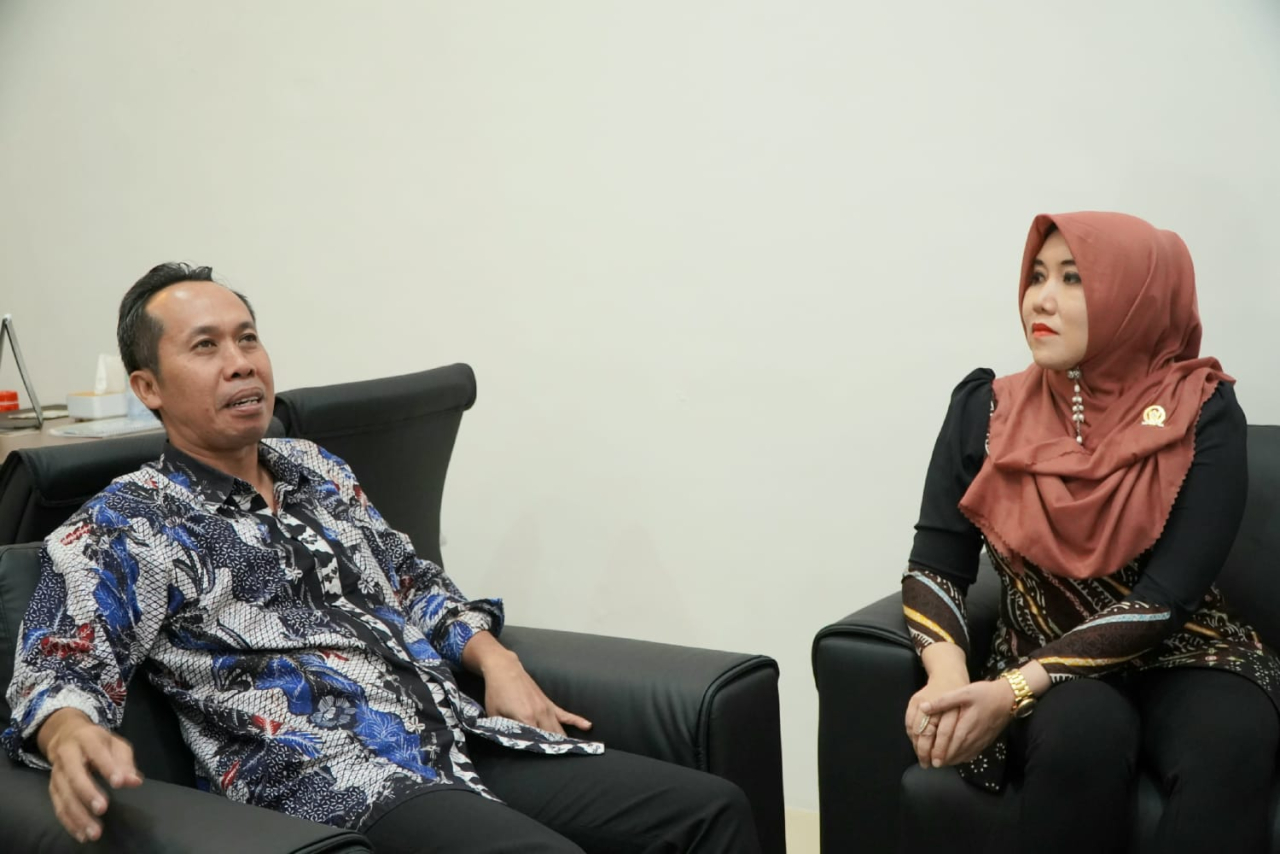 Anggota Dewan Perwakilan Daerah (DPD) RI, Lia Istifhama saat bertemu Direktur Sugar Group Nusantara (SGN), M. Fakhrur Rozi