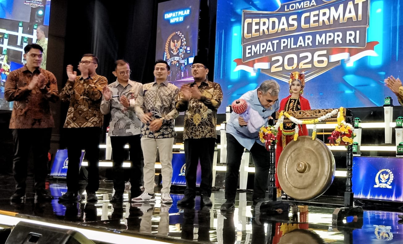 Ketua MPR RI, Ahmad Muzani, secara resmi membuka Lomba Cerdas Cermat (LCC) 4 Pilar MPR RI tingkat Provinsi Jawa Timur yang digelar di Vasa Hotel Surabaya, Sabtu (18/4).