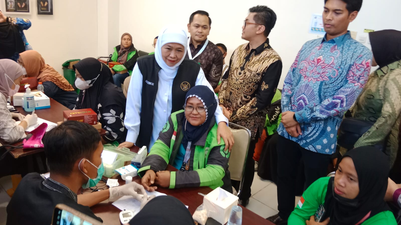 1.000 Mitra Driver Gojek Ikuti Cek Kesehatan Gratis di RS Korpri Surabaya, Khofifah Dorong Medical Check-Up Rutin