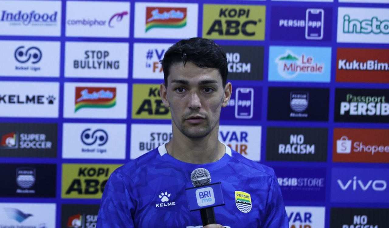 Bek PERSIB, Federico Barba
