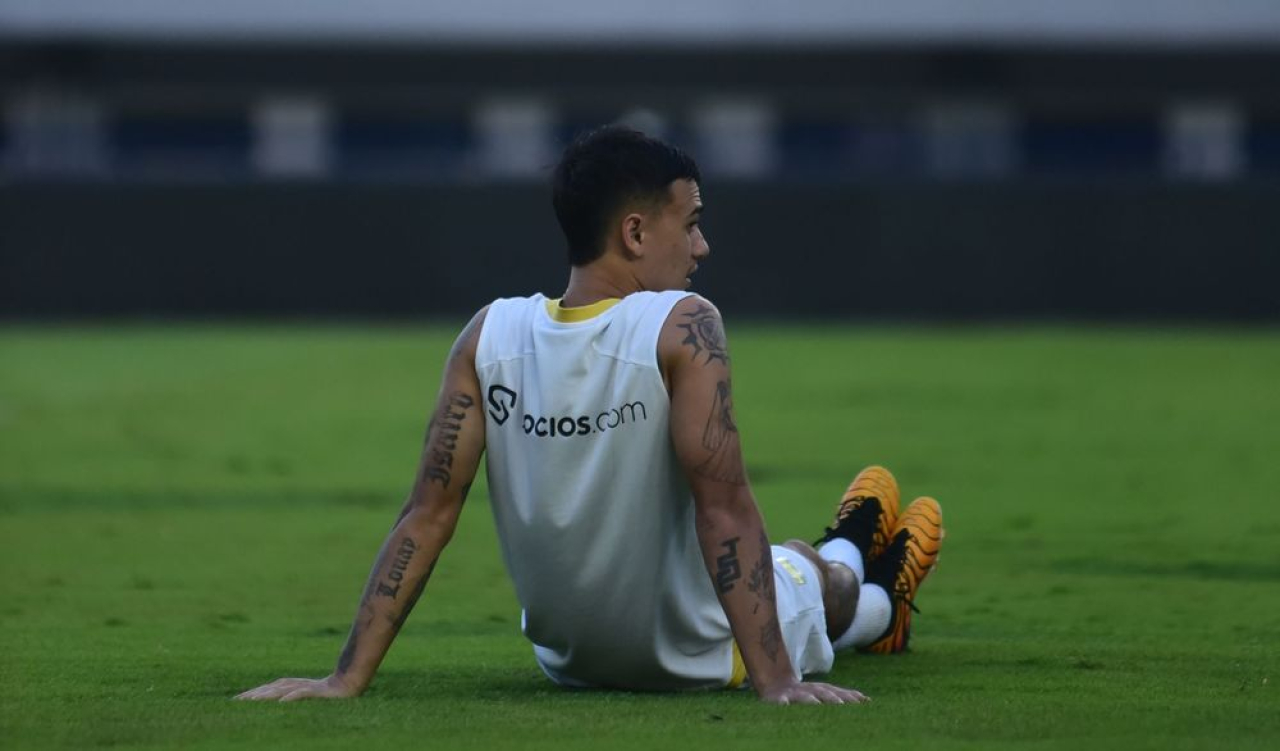 Bek kiri PERSIB, Eliano Reijnders