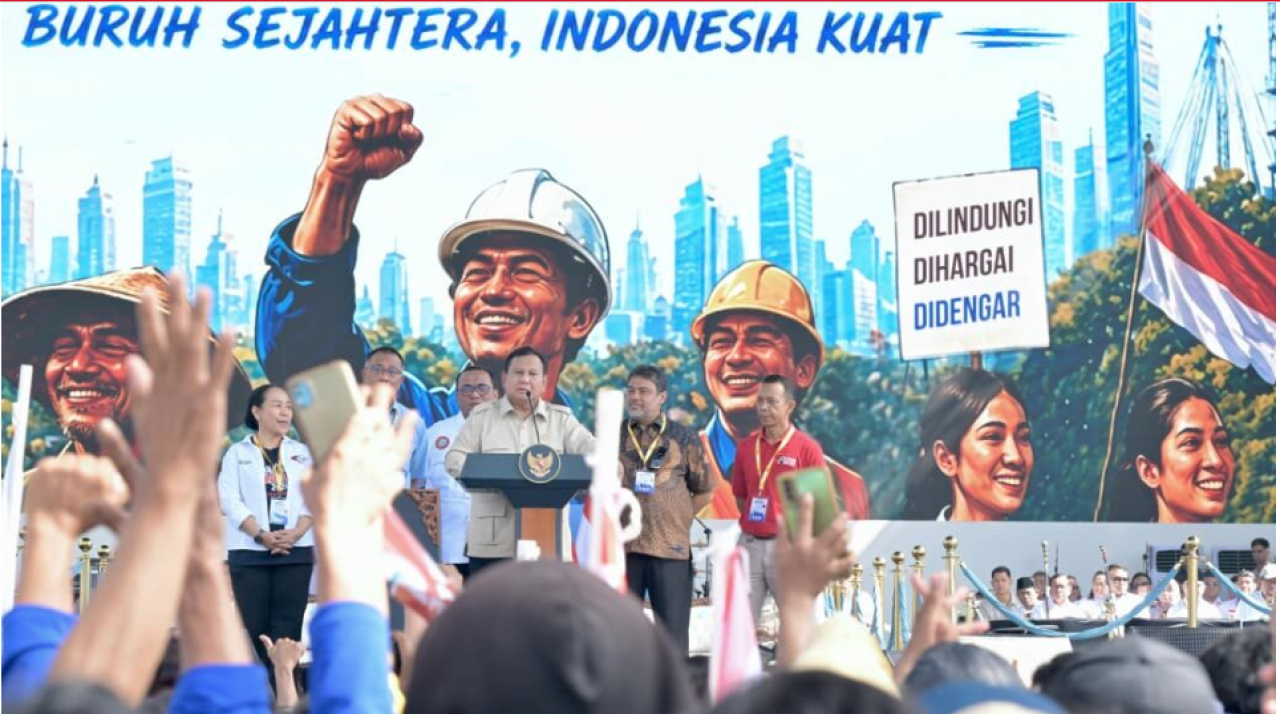 Presiden Prabowo Subianto menegaskan komitmen pemerintah dalam meningkatkan kesejahteraan pengemudi transportasi online (ojol) saat menghadiri Peringatan Hari Buruh Internasional di kawasan Lapangan Silang Monumen Nasional (Monas), Jakarta, Jumat, 1 Mei 2