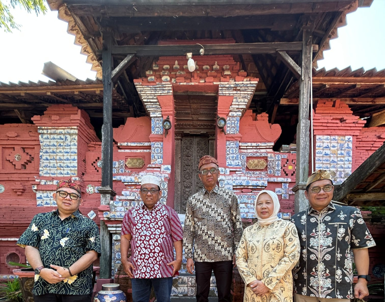 Menimba Nilai Kepemimpinan dari Tanah Cirebon, Untag Surabaya Teguhkan Arah Transformasi Menuju 2026