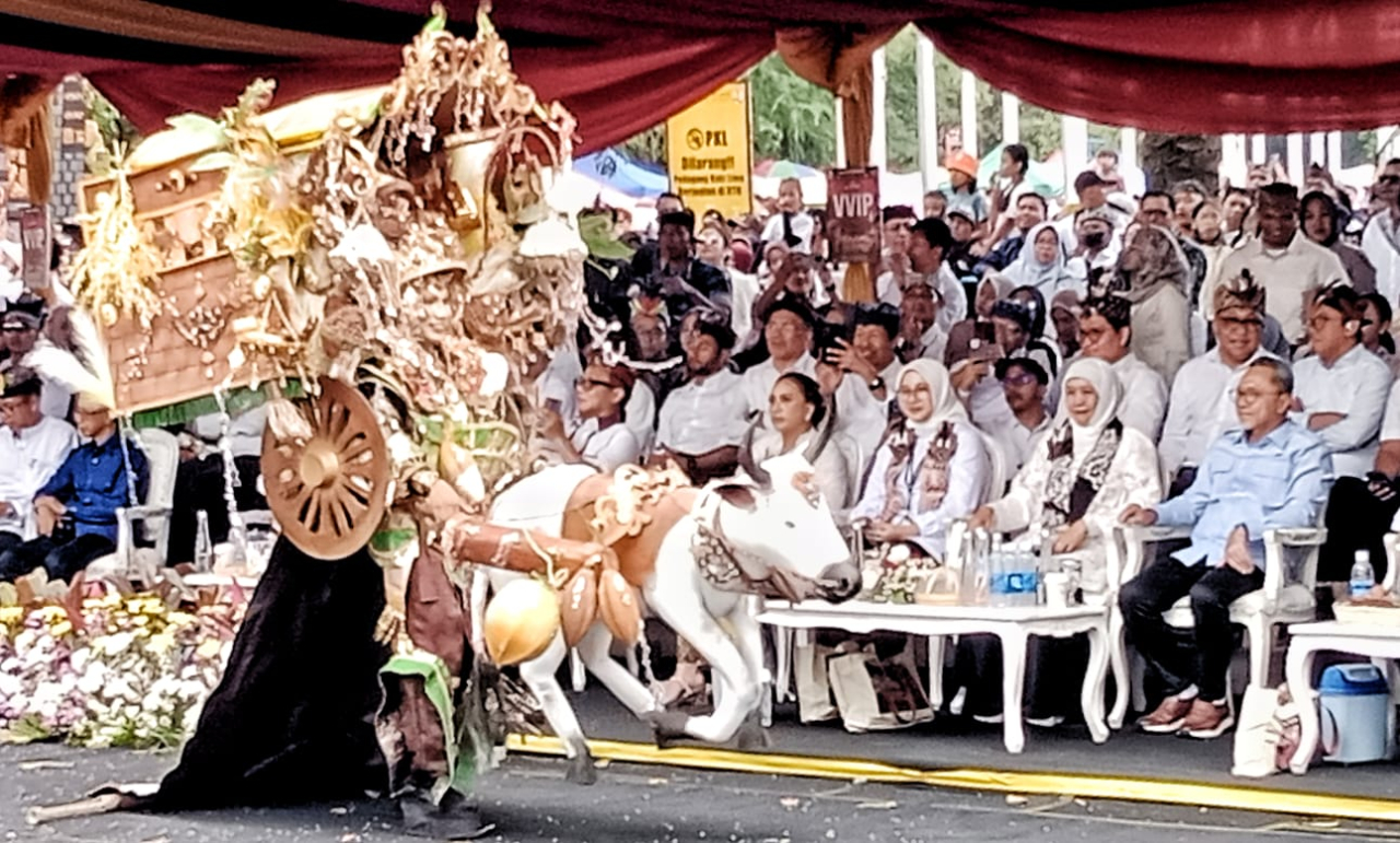 Khofifah Apresiasi Banyuwangi Ethno Carnival 2026, Angkat Heroisme Perang Bayu ke Panggung Dunia