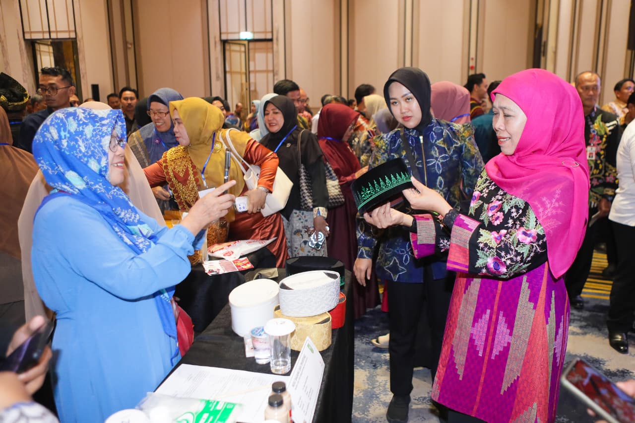 Khofifah Bawa Misi Dagang, Transaksi Jatim-Riau Tembus Rp1 Triliun