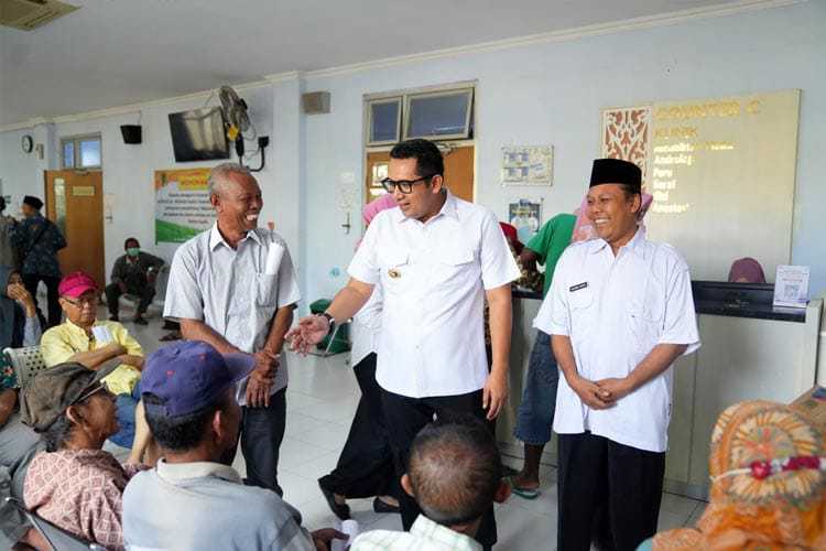 Mas PJ.Wali Kota Mojokerto saat menyapa para pengunjung MPP