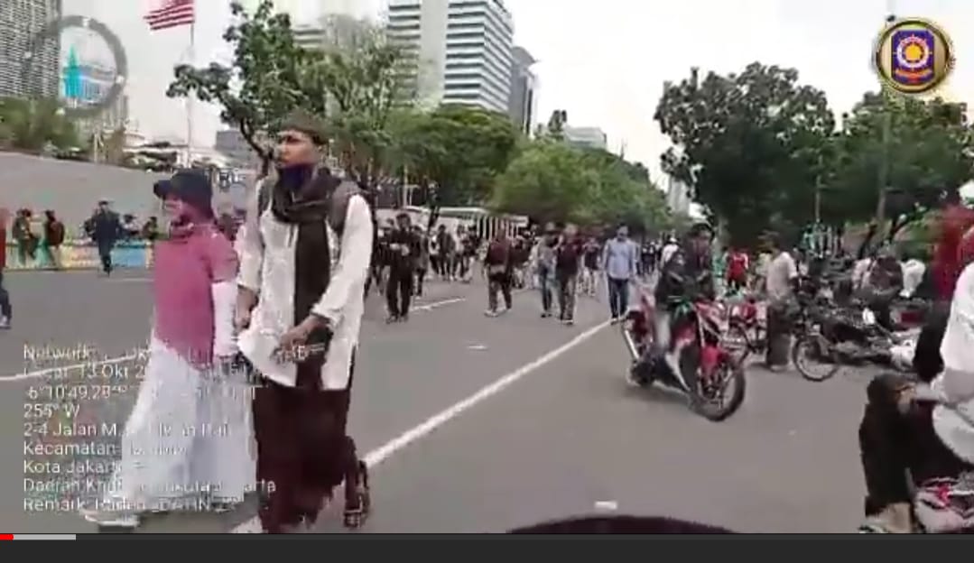 Massa di sekitar Monas. source: Grup WA