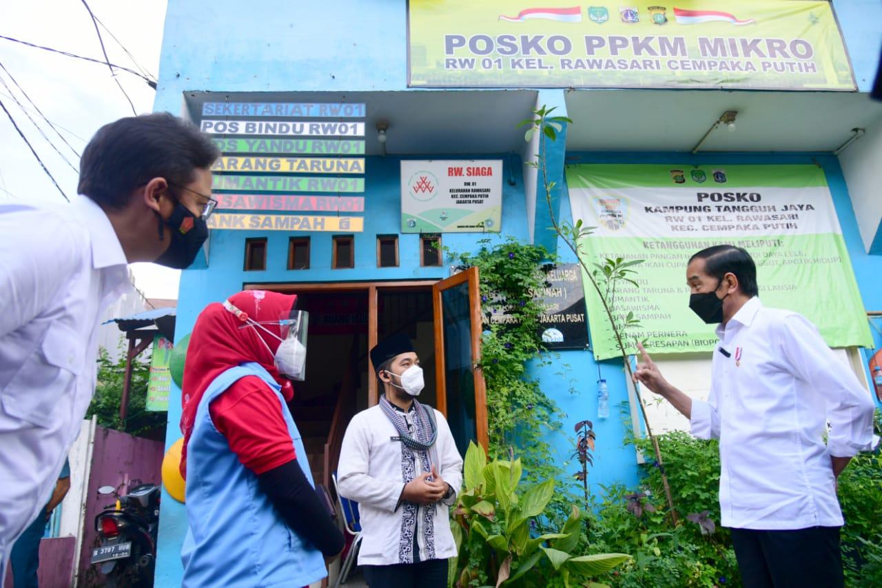 Presiden Tinjau Langsung Pelaksanaan PPKM Mikro di Rawasari