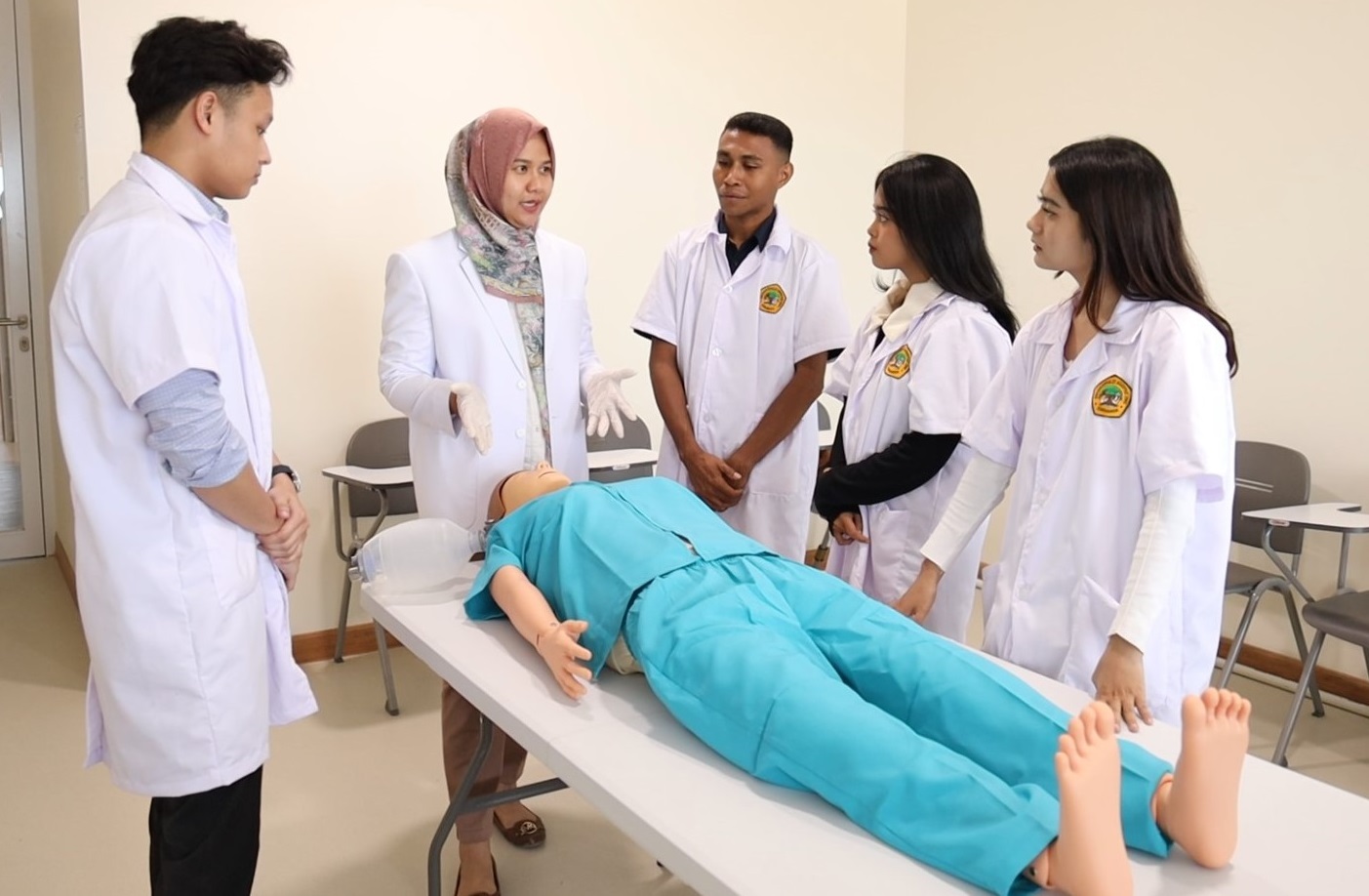 Dengan semangat tinggi, FK Untag Surabaya siap menyambut mahasiswa baru pada tahun akademik 2025/2026
