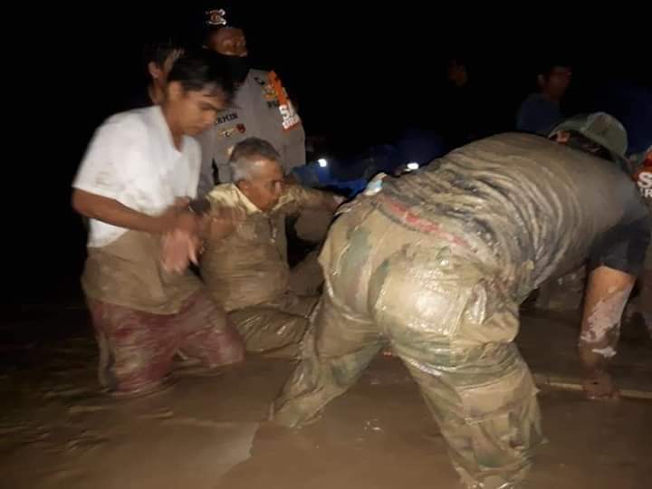 Banjir yang menerjang Luwu. Ratusan rumah terendam dan puluhan orang masih hilang. IST