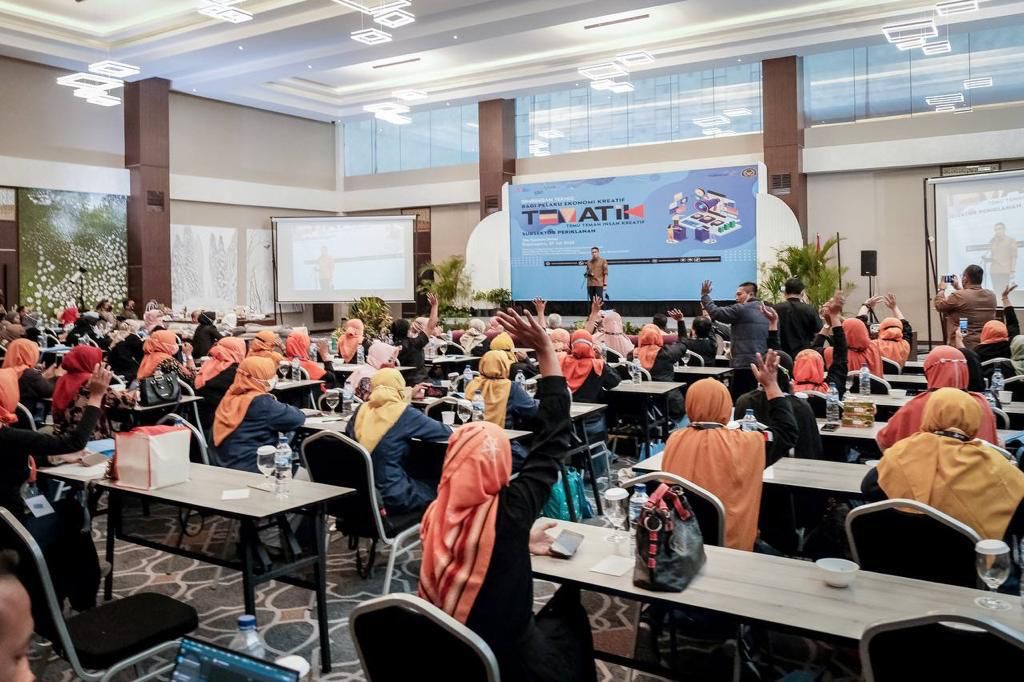 Menparekraf/Kabaparekraf Sandiaga Uno mendorong para pelaku ekonomi kreatif (ekraf) khususnya UMKM di Kabupaten Bojonegoro menghadirkan konten kreatif yang berkualitas sehingga berdampak terhadap awareness akan suatu brand dan akhirnya mendorong minat mas