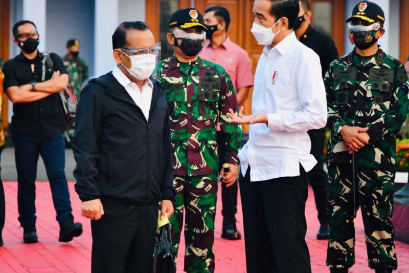Jokowi Resmikan Proyek dan Tinjau Vaksinasi  Massal di Sulsel