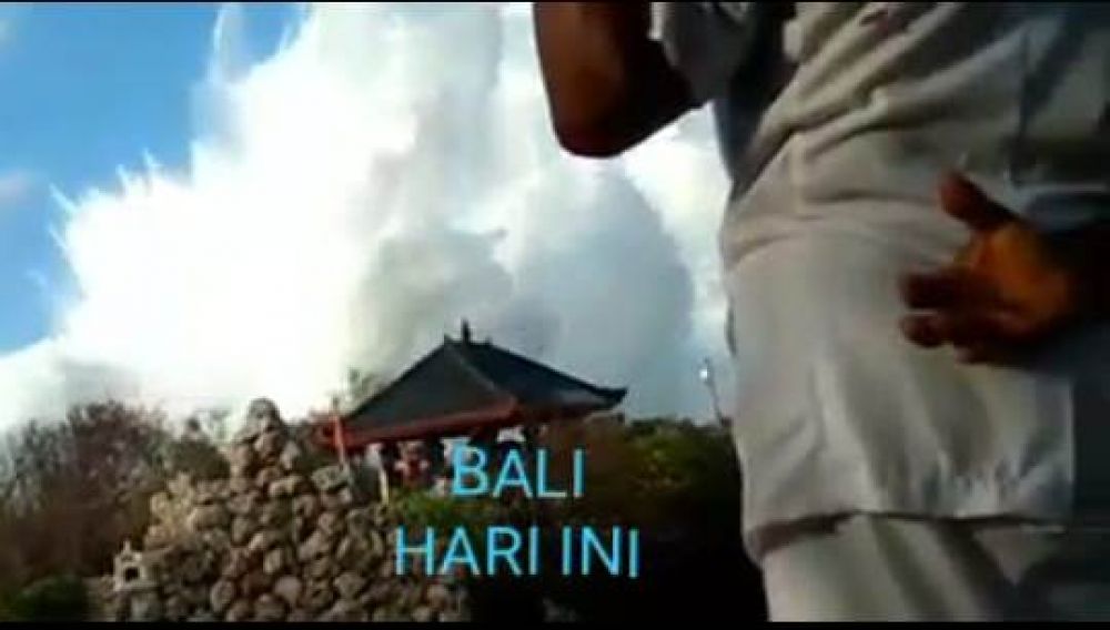 Awas gelombang besar di Bali. IST