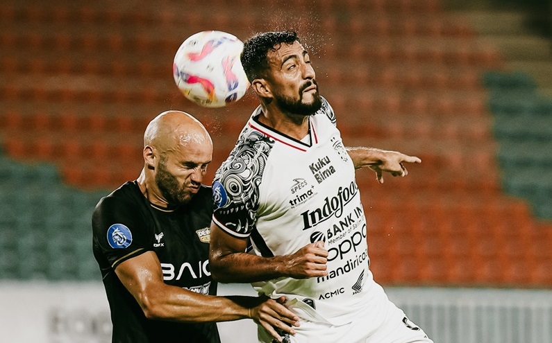 Bali United FC kembali menelan pil pahit setelah harus mengakui keunggulan Dewa United FC dalam laga pekan ke-11 Liga 1 2024/25 di Stadion Pakansari, Bogor, Sabtu malam