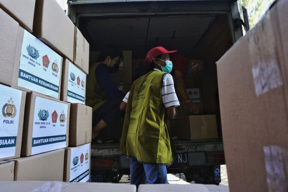 Budha Tzu Chi Beri 12.000 Paket Sembako Kepada Warga