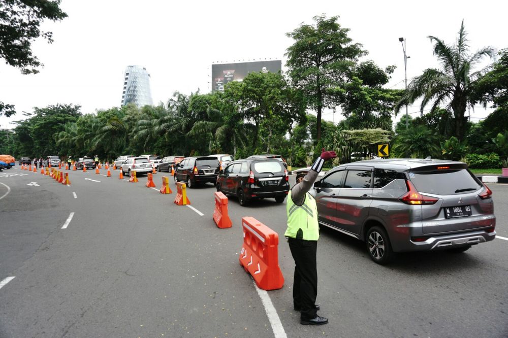 Salah satu pintu masuk ke kota surabaya. ( foto : Zul/hmp)