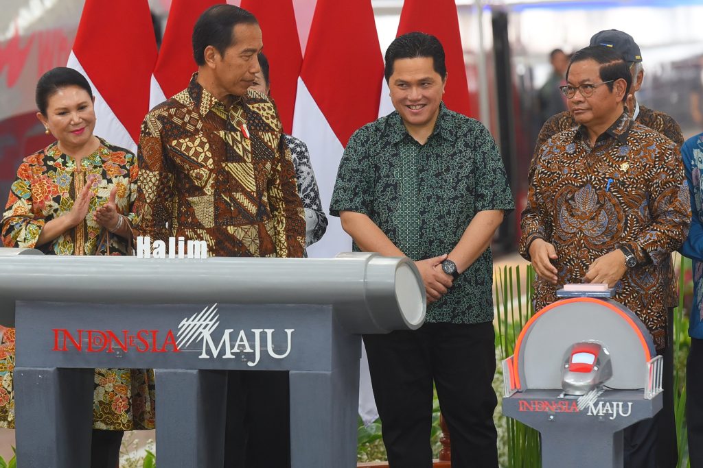 Presiden Jokowi meresmikan beroperasinya KCJB, di Stasiun KCJB Halim, Jakarta Timur, Senin (02/10/2023) pagi.
