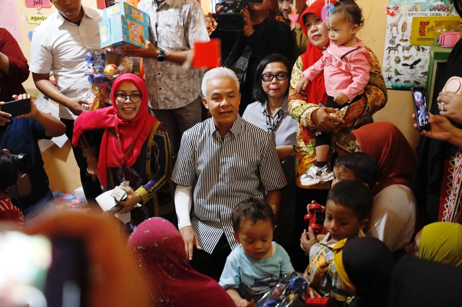 Ganjar meninjau penanganan stunting di Posyandu Pundungsari, Desa Mranggen, Kecamatan Polokarto, Kabupaten Sukoharjo, Selasa (11/7/2023).