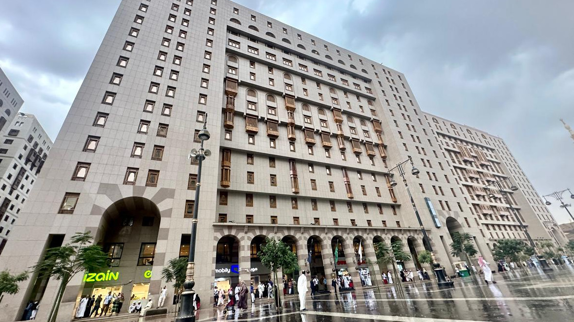 sejumlah jemaah haji Indonesia juga merasakan menginap di hotel bintang lima selama di Madinah yang berlokasi di kawasan Markaziyah, berdekatan dengan Masjid Nabawi
