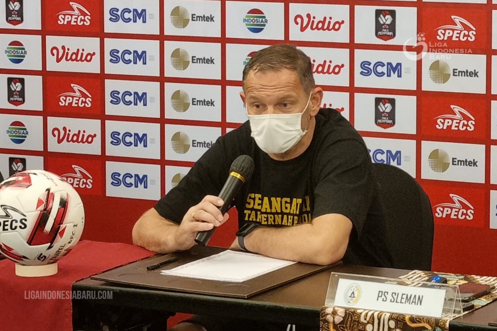 Pelatih PS Sleman, Dejan Antonic. LIB