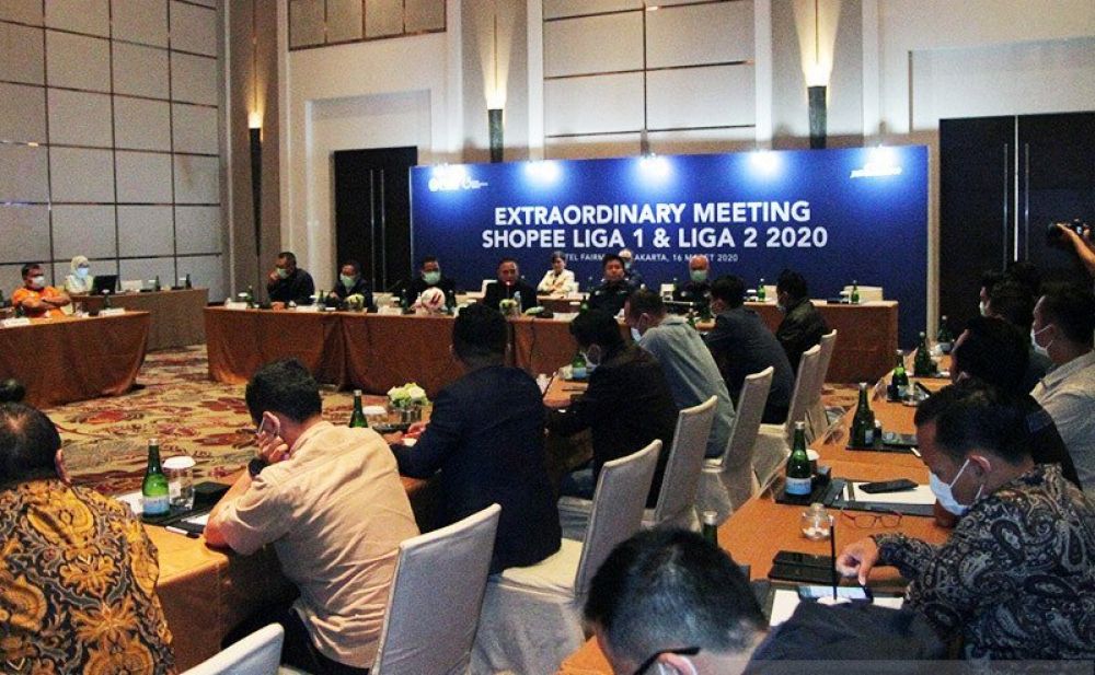 PSSI bersama PT Liga Indonesia Baru dan seluruh manajemen klub Liga 1 dan Liga 2 saat menggelar rapat di Jakarta, Senin (16/3/2020). ANTARA/HO-Humas PSSI/am.