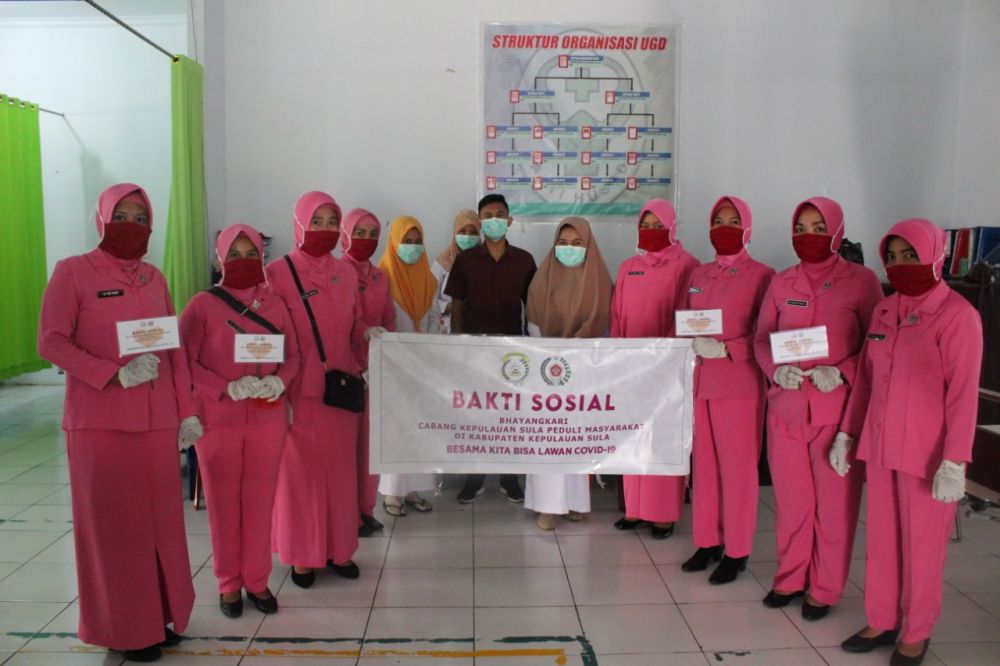 Meneladani Semangat Kartini, Ketua Bhayangkari Sula Berbagi
