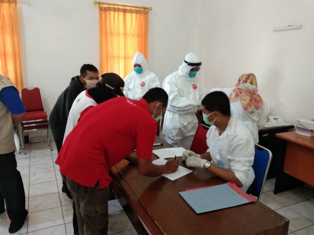 Rapid test karyawan Indogrosir (Foto: HMP/Daru)