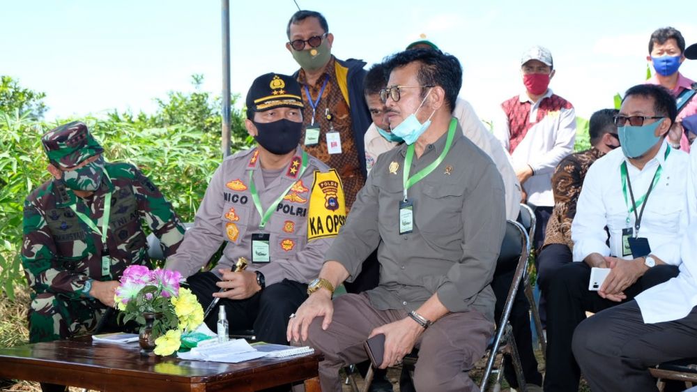 Irjen Pol Nico Afinta mendampingi kunker Menteri Pertanian di Kalimantan Selatan, Sabtu (16/5).