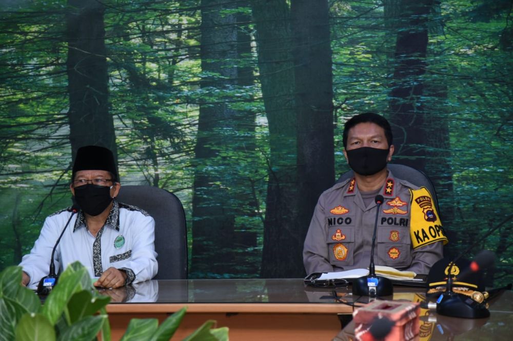 Irjen Pol Dr. Nico Afinta ketika bersilaturahmi dengan FKUB Kalsel, di Gedung RRI Banjarmasin.