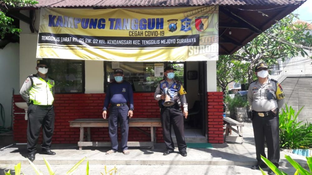 Polsek Tenggilis Patroli Kampung Tangguh Covid-19