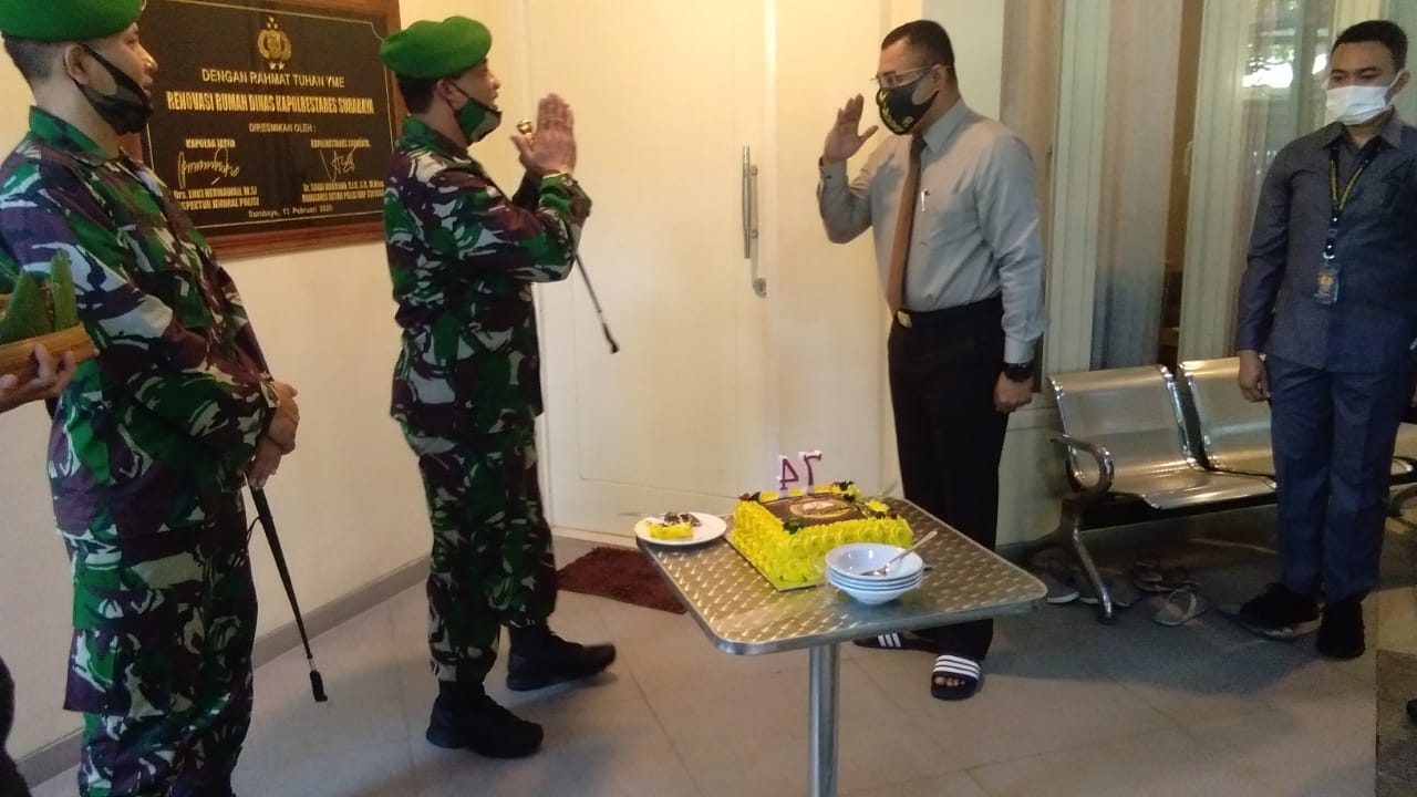 Kapolrestabes Surabaya Terima Kejutan Dari Danrem Bhaskara Jaya