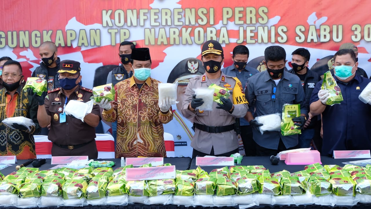 Polda Kalsel Bongkar Jaringan Internasional Amankan 300 Kg Sabu