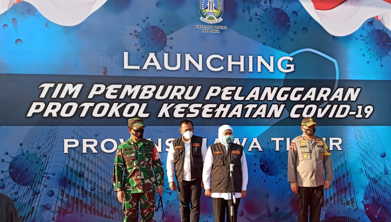 Forkopimda Jatim ketika melaunching Tim Mobile Covid Hunter di depan Gedung Negara Grahadi, Surabaya, Rabu (16/9/2020).