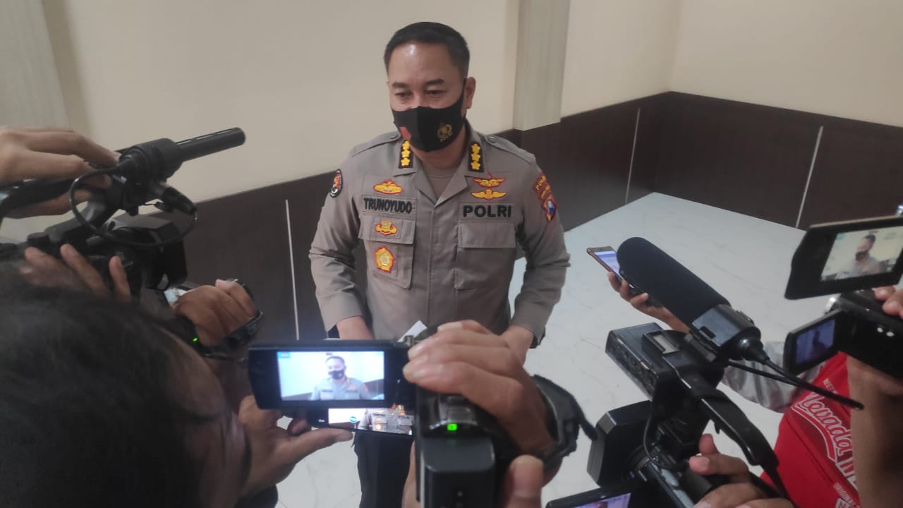 Kabid Humas Polda Jatim Kombes Pol Trunoyudo Wisnu Andiko.