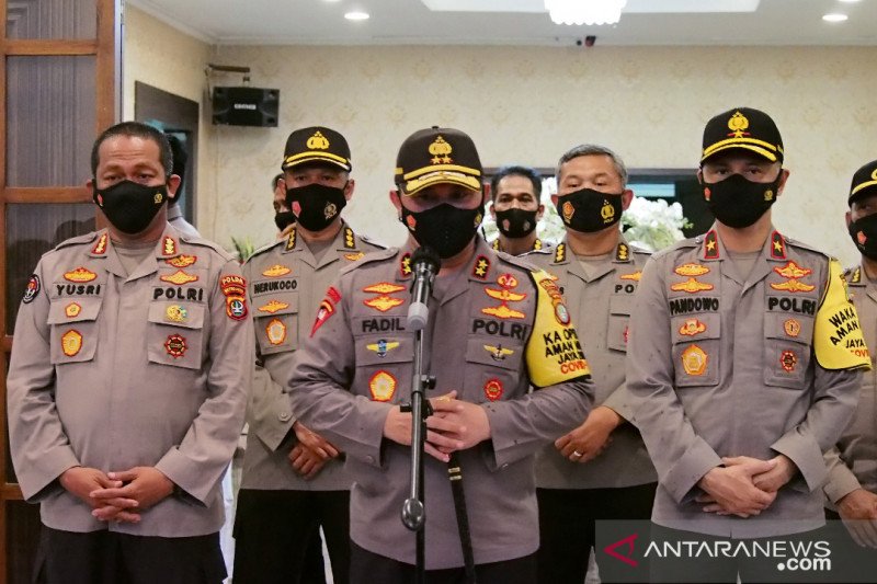 Kapolda Metro Dukung  Pangdam Jaya Turunkan Spanduk Rizieq