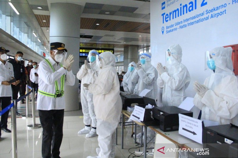 Menhub Apreasiasi Lancarnya Tes Covid-19 di Bandara Soeta
