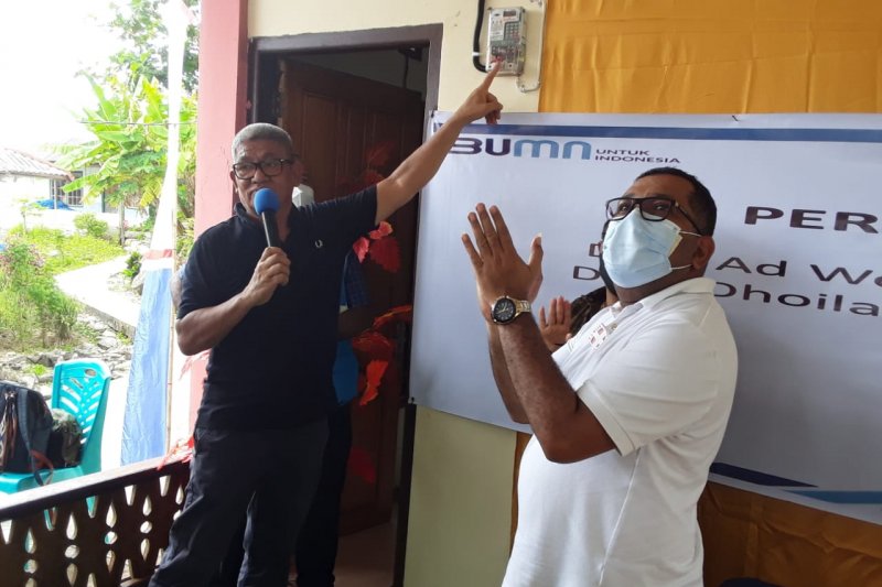 Desa di Kei Besar Utara Barat Mulai Dialiri Listrik oleh PLN