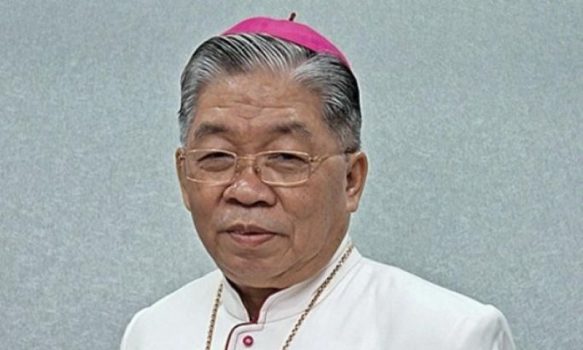 Uskup Diosis Amboina Mgr Petrus Canisius Mandagi, MSC. 