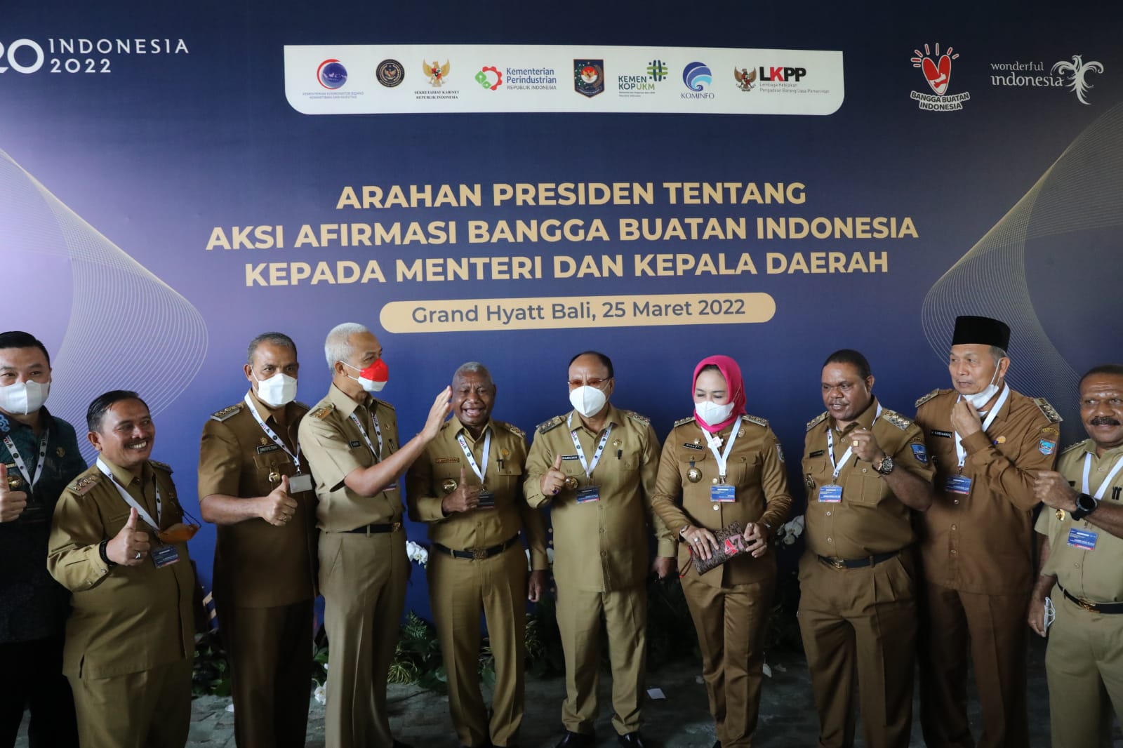 Gubernur Jawa Tengah, Ganjar Pranowo saat menghadiri pertemuan di Bali