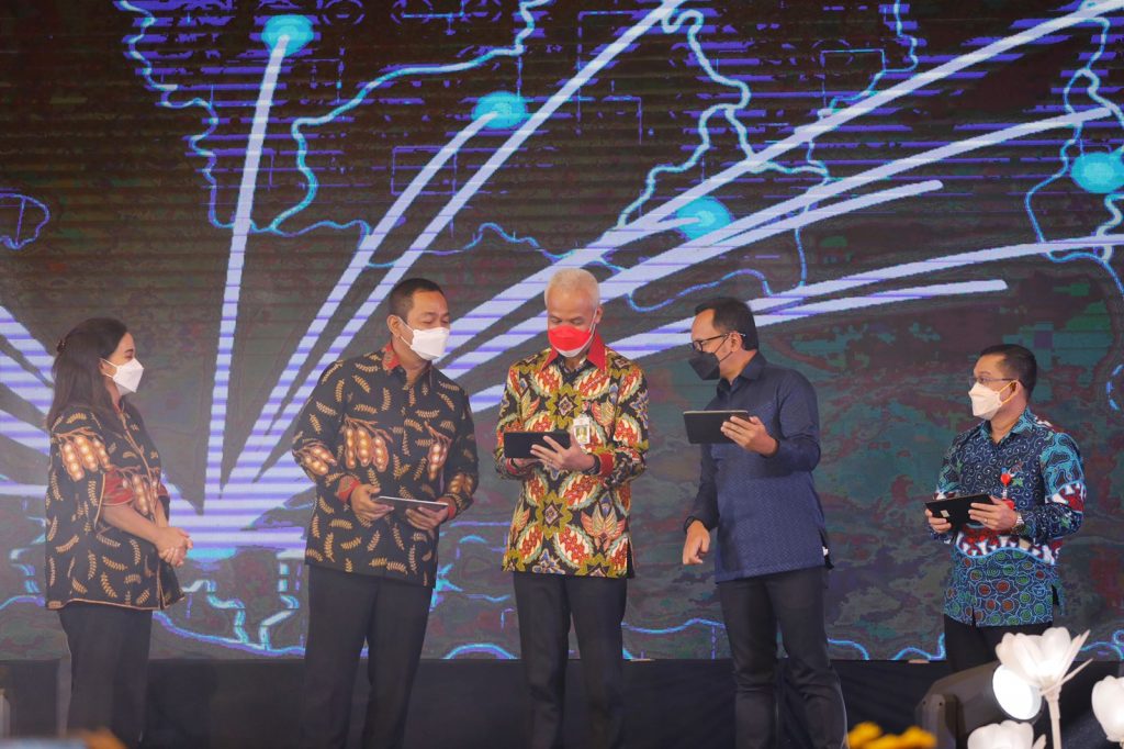 Di hadapan wali kota dan bupati se-Indonesia, Gubernur Jawa Tengah Ganjar Pranowo mendorong kegiatan Summit Kota Sehat 2022 dapat menciptakan sistem baru terkait kesehatan. 