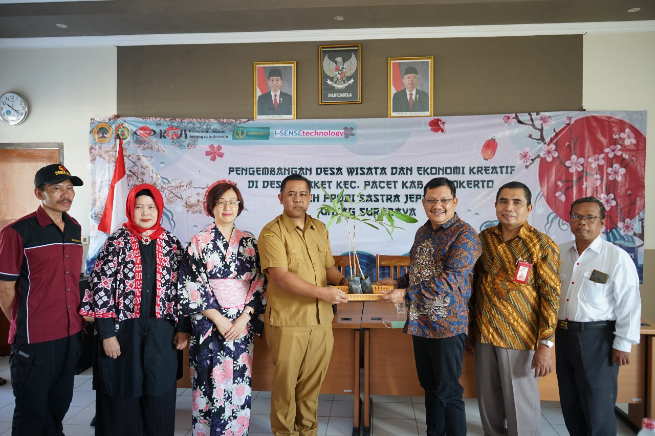 Untag Surabaya menggandeng perusahaaan Jepang 
 I-Sense Technology dalam pengembangan pembangunan desa wisata Claket 