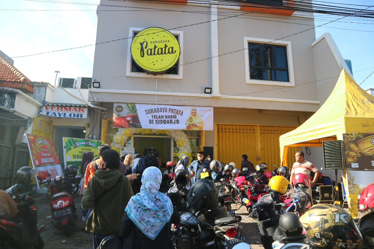 Patata Surabaya gelar grand opening outlet resmi barunya di Kawasan Jalan Pahlawan kota Sidoarjo pada Jumat (15/7/2022).