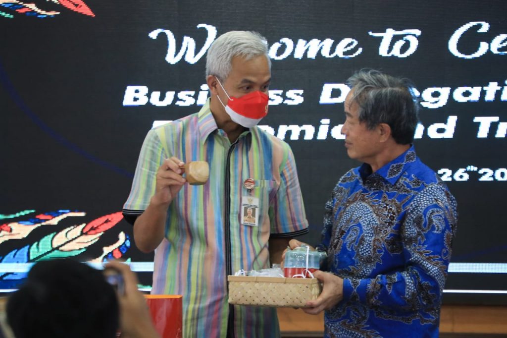 Gubernur Jawa Tengah Ganjar Pranowo dan Kepala Kantor Perwakilan Ekonomi dan Perdagangan Taiwan, John Chen di , Selasa (26/7/2022).
