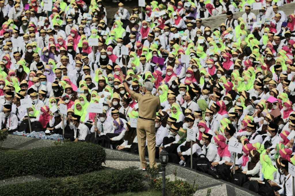 Ganjar Pranowo saat memberikan semangat kepada mahasiswa baru UIN Saifuddin Zuhri Purwokerto, Senin (22/8/2022).