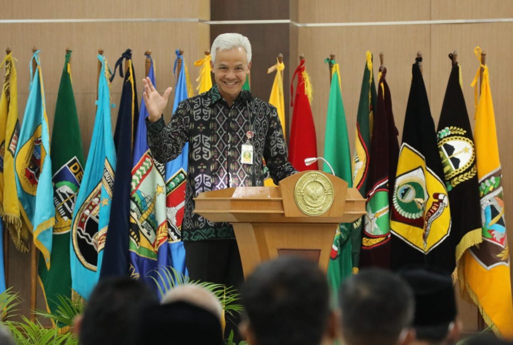 Gubernur Jawa Tengah Ganjar Pranowo saat menghadiri serah terima jabatan Kepala BPK RI Perwakilan Jawa Tengah, Selasa (13/9/2022).